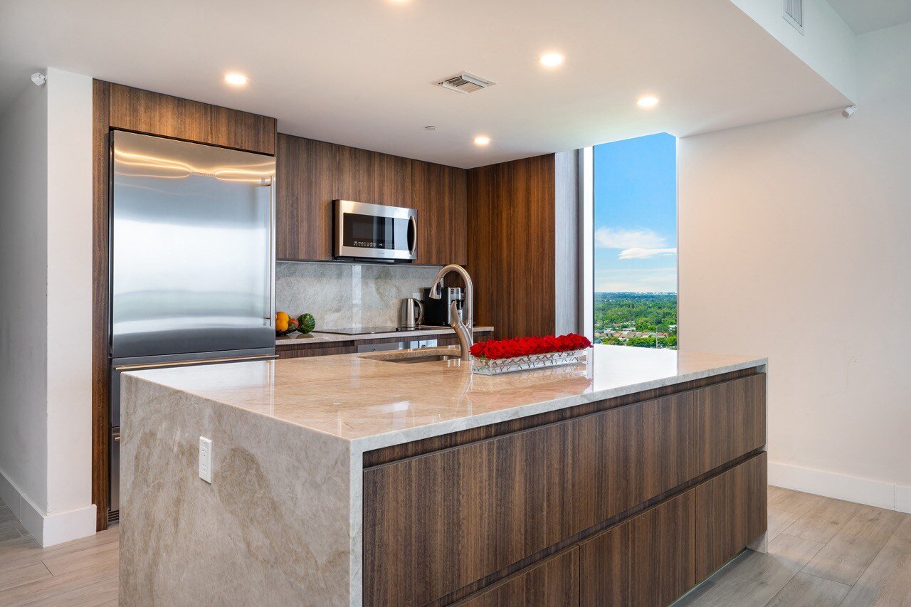 1_16385 Biscayne Blvd Unit 1915 Kitchen Large